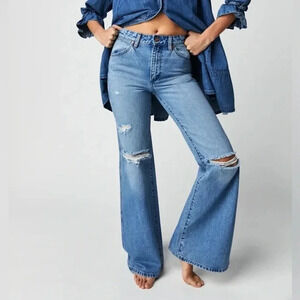 Wrangler Wanderer High Rise Flare Jeans Size 35 NWT